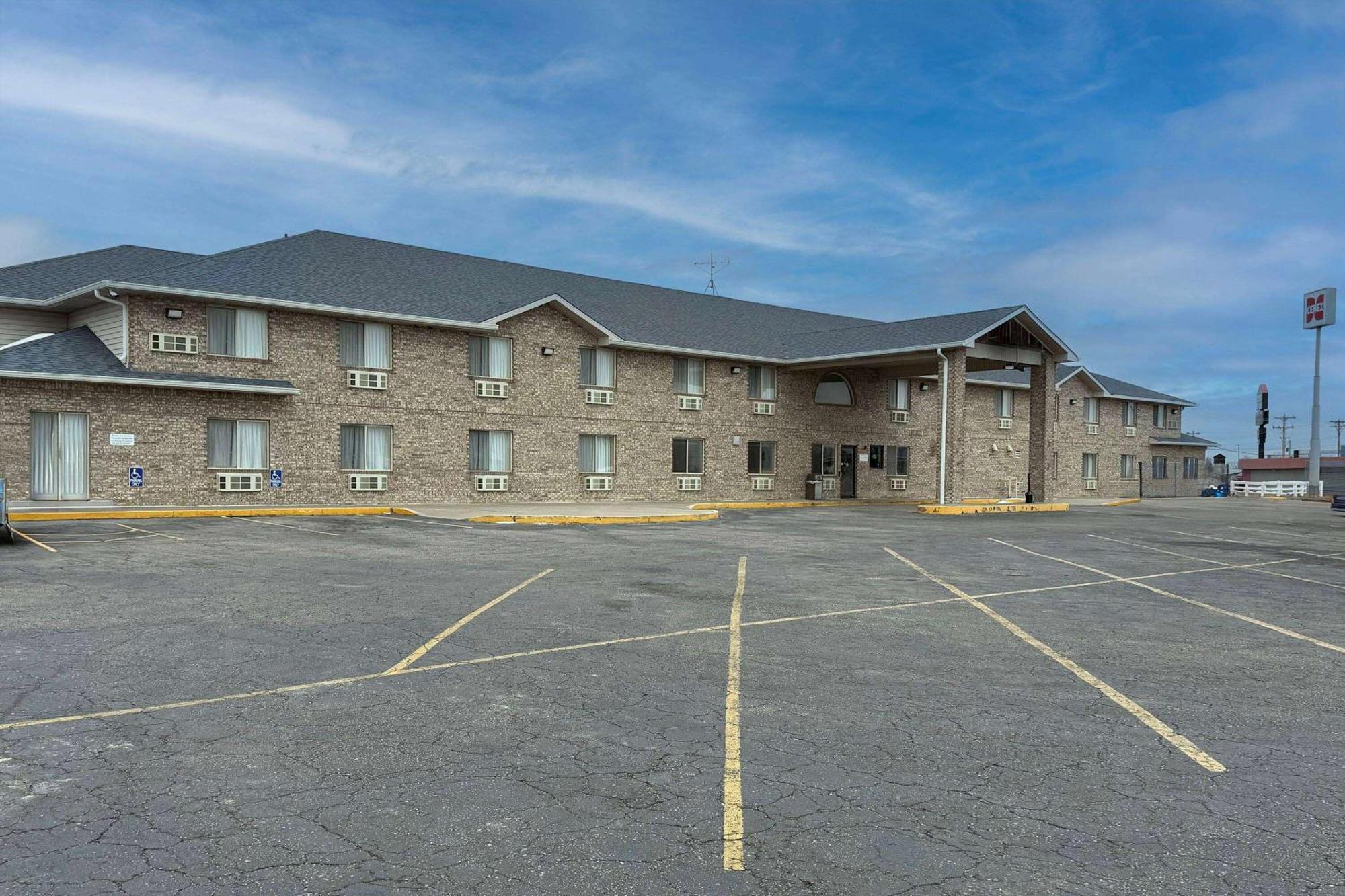 Hotel Super 8 By Wyndham Cozad Exterior foto